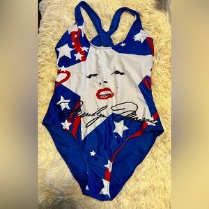 Marilyn Monroe swimsuit. New with tags. Sz Lg.